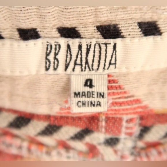 BB Dakota Anita Aztec Pattern Jacquard Textured Shorts Womens Sz 4 Boho Festival - Picture 5 of 7